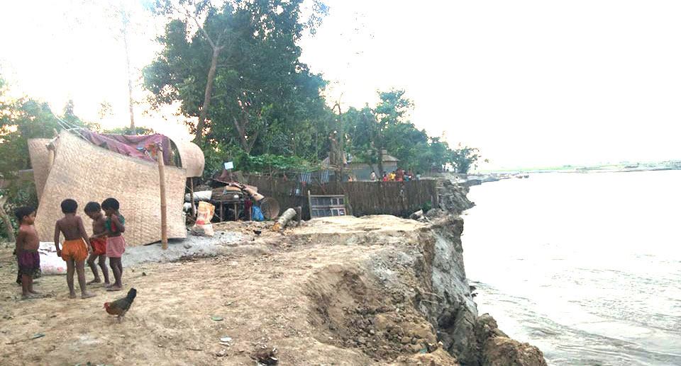 নদীগর্ভে বিলীন বাড়ি ও জমি