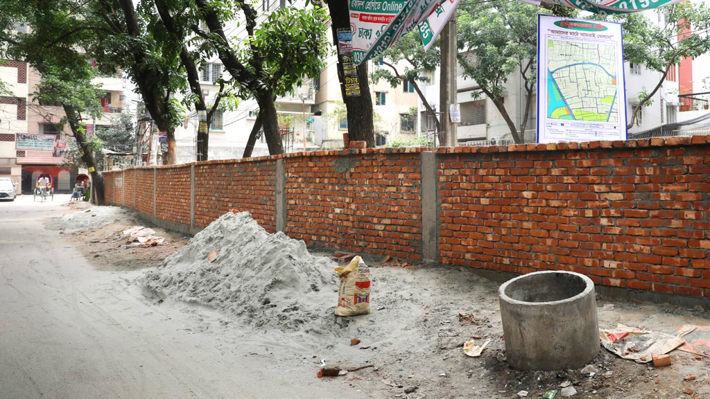 তেঁতুলতলা মাঠে সীমানাপ্রাচীর নির্মাণের কাজ শেষ করেছে পুলিশ