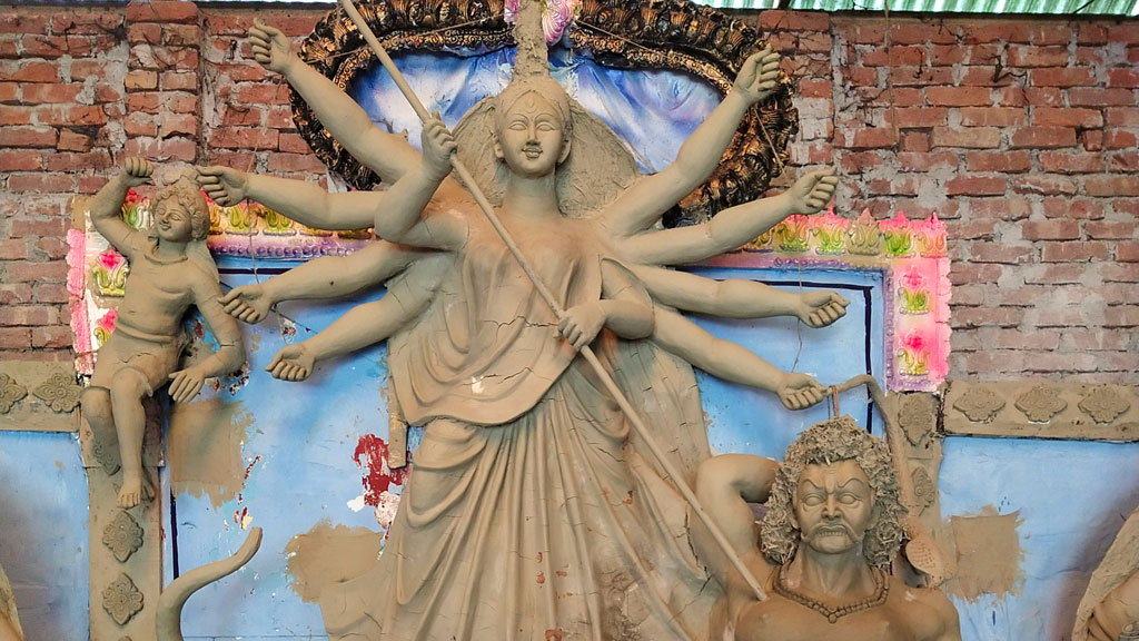 বাউফলের ৭০ মণ্ডপে চলছে পূজার প্রস্তুতি