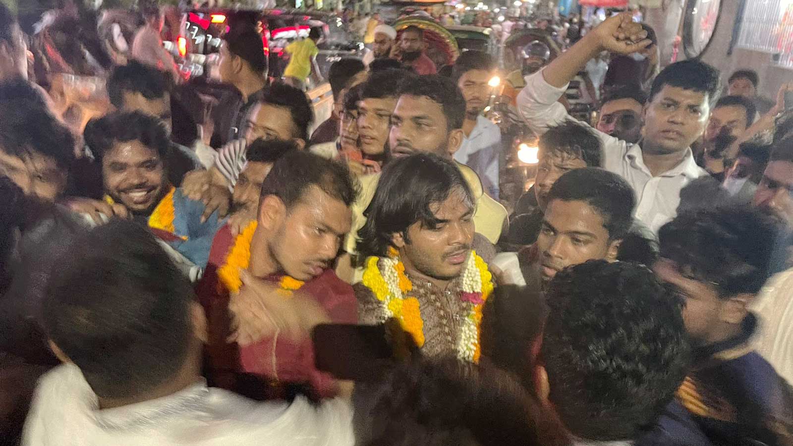 ছাত্র অধিকারের নেতৃত্বে বিন ইয়ামিন-আদীব 