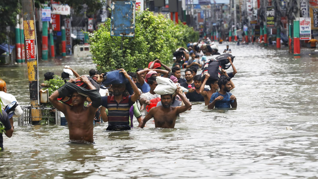 শনি ও রোববার বৃষ্টি কমবে, বুধবার থেকে বন্যা পরিস্থিতির উন্নতি হবে