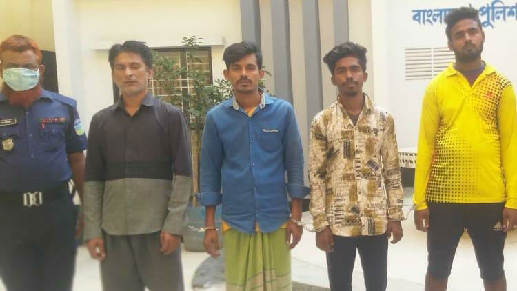 পুলিশি অভিযানে গ্রেপ্তার ৪