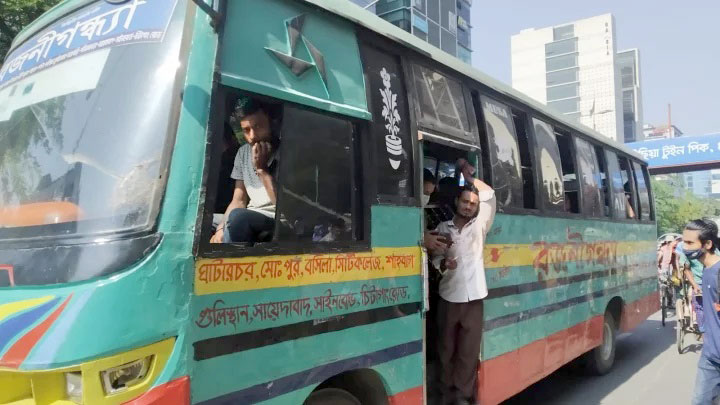 শিক্ষার্থীদের হাফ ভাড়া দাবি নয়, অধিকার: যাত্রী কল্যাণ সমিতি 