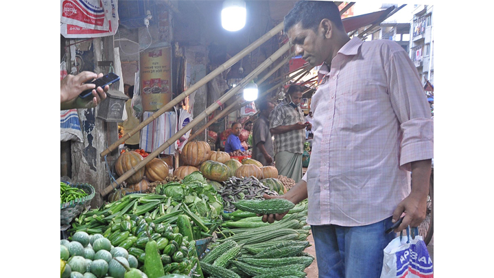 চট্টগ্রামে চায়না আদা-রসুনে উত্তাপ, স্বাভাবিক সবজির দাম