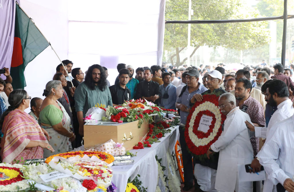 ডা. জাফরুল্লাহ চৌধুরীর প্রতি শ্রদ্ধা নিবেদন করতে শহীদ মিনারে যান আ স ম আব্দুর রব।