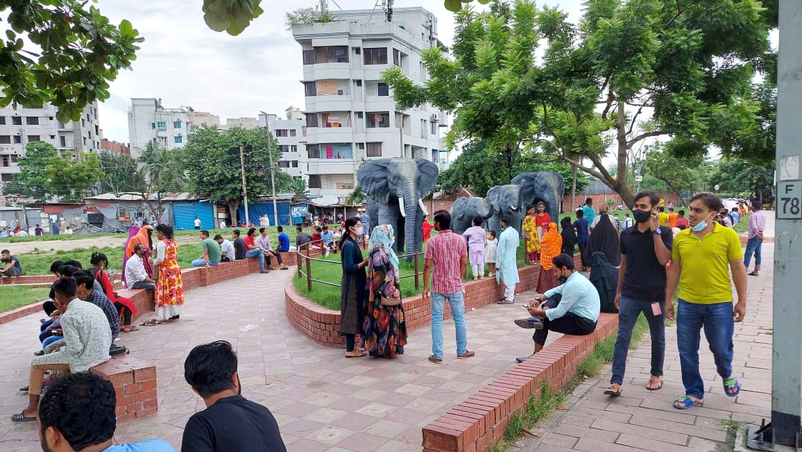 পুলিশ আইয়ে দৌড় দে! 