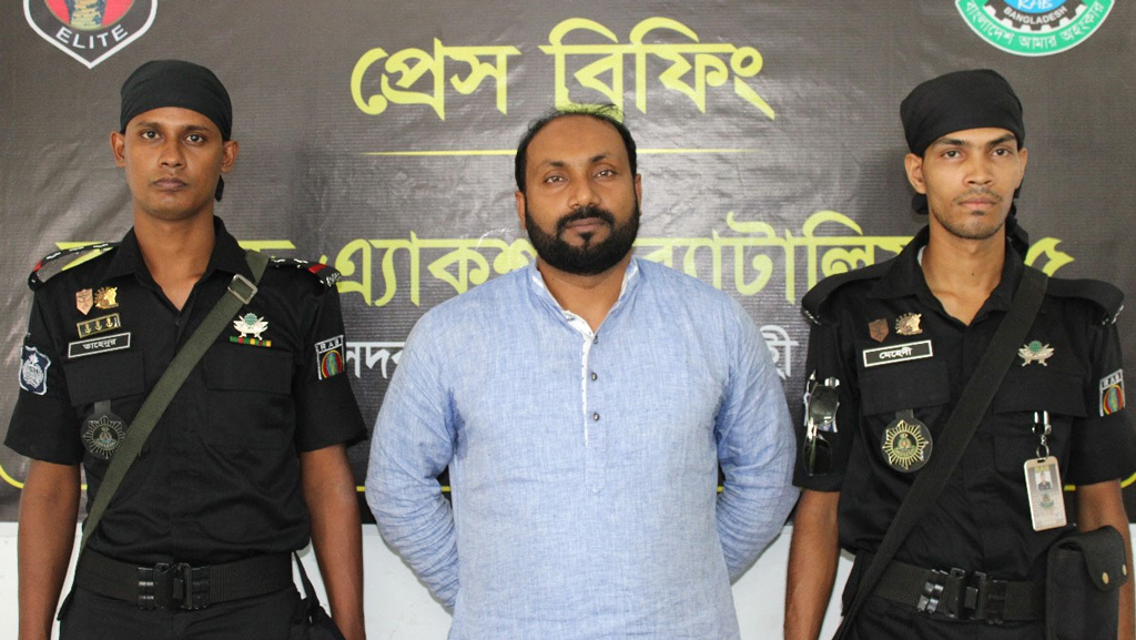 রাজশাহীতে আগ্নেয়াস্ত্র-মাদকসহ যুবক গ্রেপ্তার