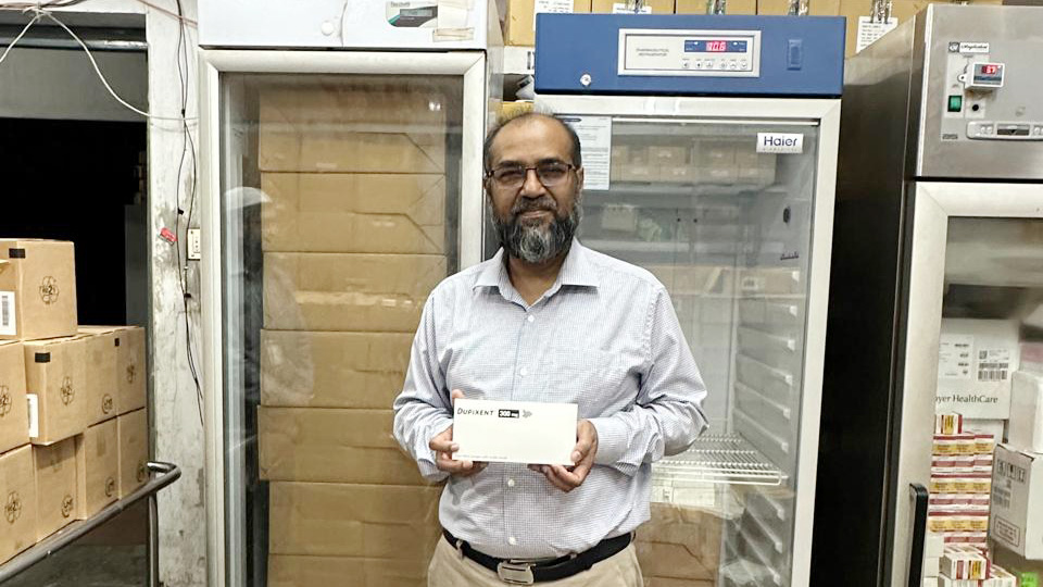 এবার শতকোটি টাকার ওষুধ আনলেন ডা. আজাদ