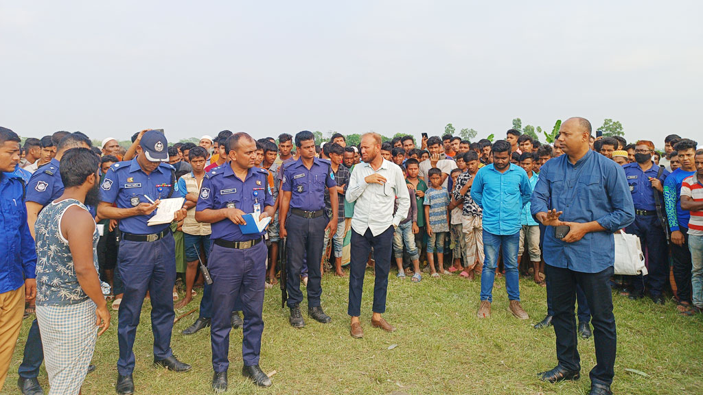 কিশোরগঞ্জে মাটিতে পুঁতে রাখা তরুণের লাশ উদ্ধার