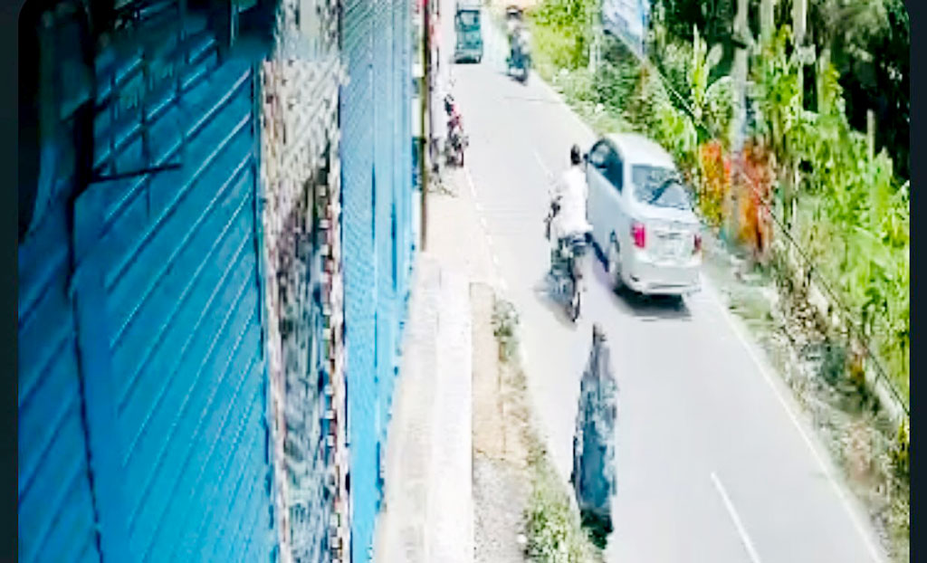 ডিবি পরিচয়ে মোটরসাইকেল থামিয়ে এজেন্ট ব্যাংকিংয়ের ১২ লাখ টাকা ছিনতাই