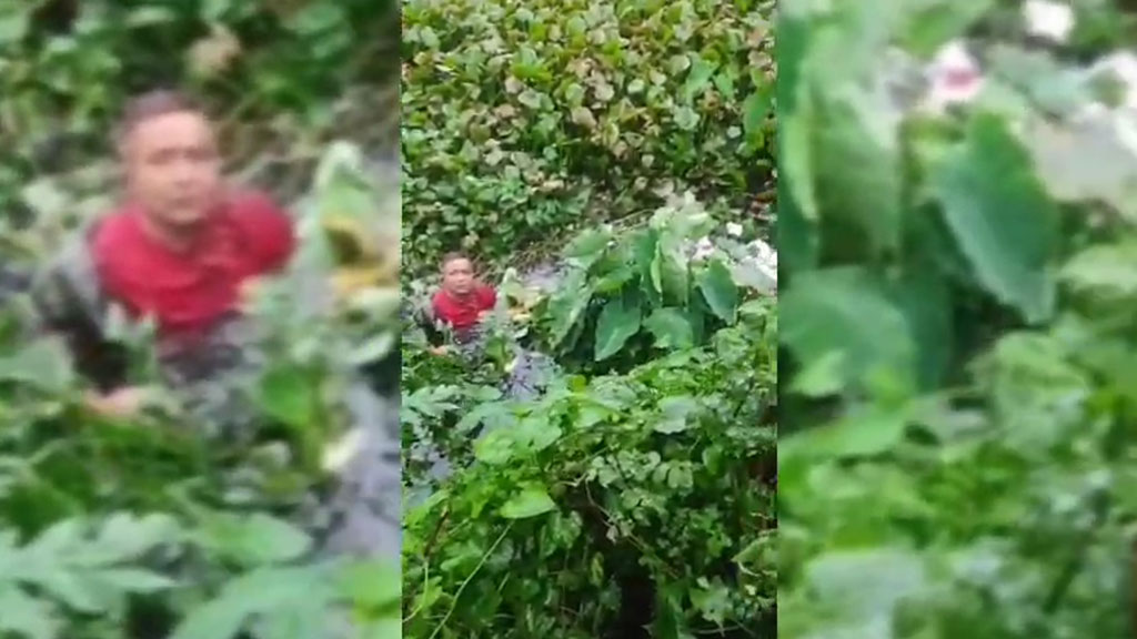 ছাত্র-জনতার ধাওয়ায় ডোবায় ঝাঁপ দিলেন কেশবপুরের সাবেক মেয়র, পরে পুলিশে সোপর্দ