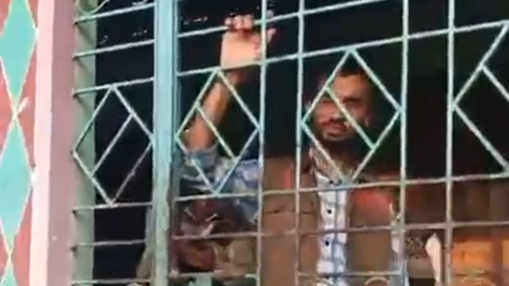 অভিযানে হামলা, ডিবি পুলিশের ৬ সদস্য আহত