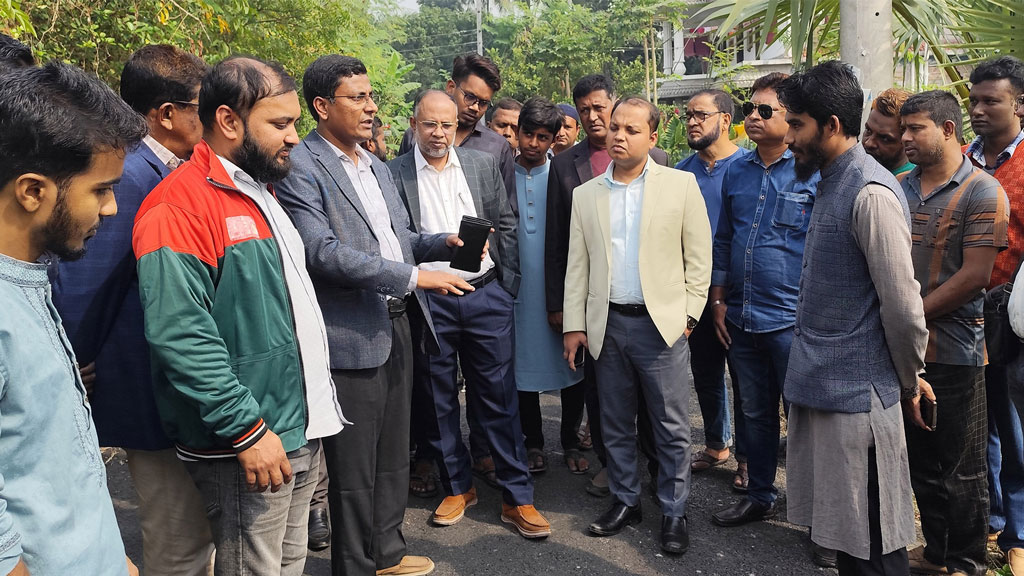 দেবহাটা রূপসী ম্যানগ্রোভ সড়ক নির্মাণে অনিয়মের তদন্তে এলজিইডি