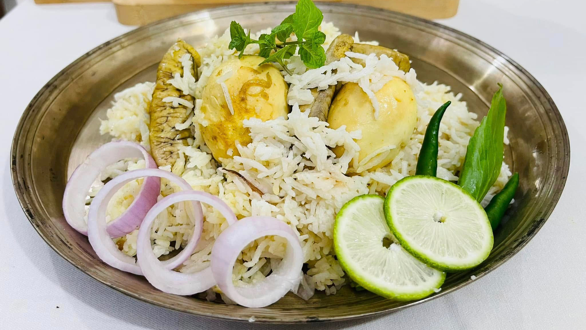 হঠাৎ অতিথি এলে রান্না করুন ডিমের পোলাও