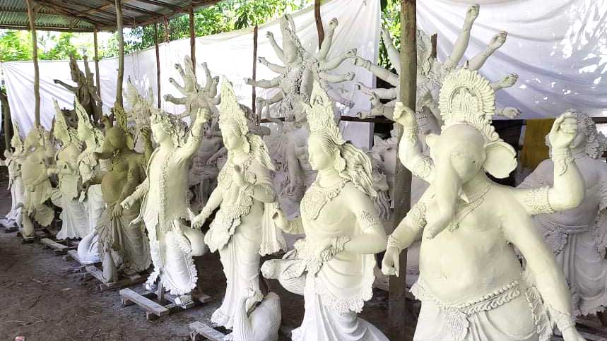 দুর্গাপূজা উদ্‌যাপনে ব্যাপক প্রস্তুতি