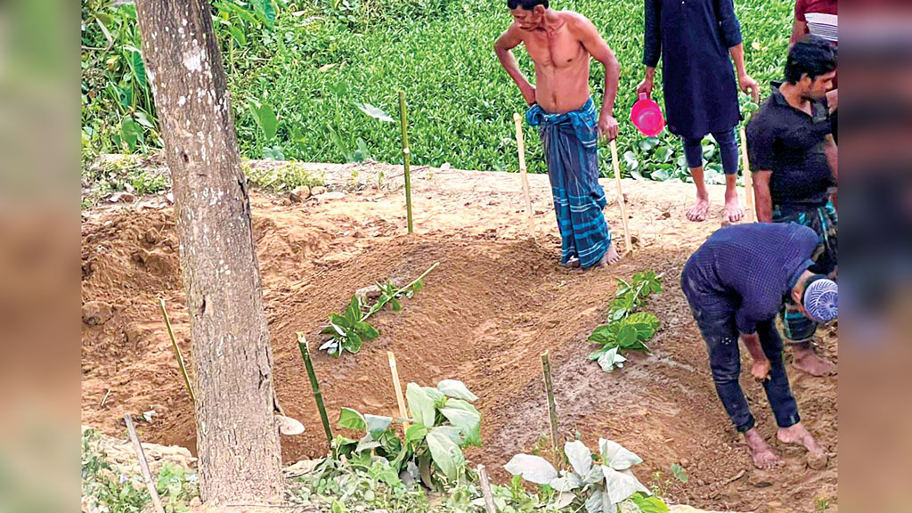 কবরেও একসঙ্গে গেলেন দুই ভাই