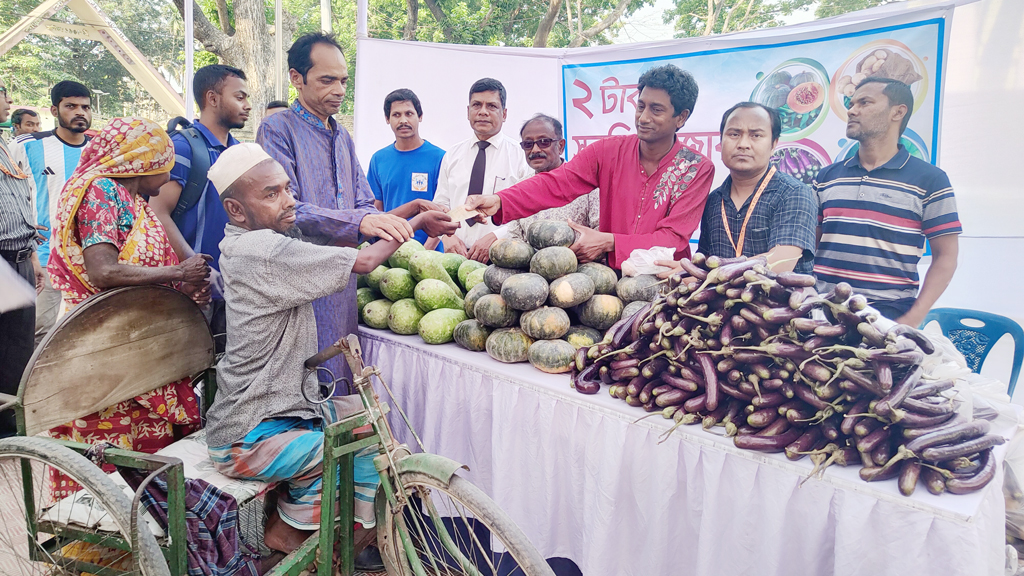 কুড়িগ্রামে চালু হলো ২ টাকার সবজির বাজার