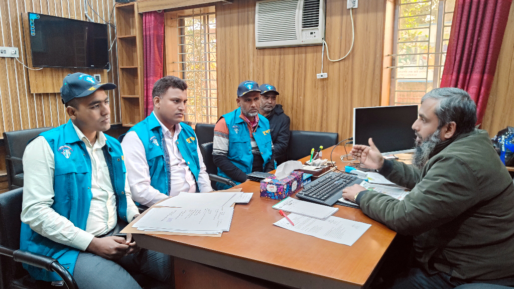 কামারখন্দ উপজেলা স্বাস্থ্য কমপ্লেক্সে দুদকের অভিযান