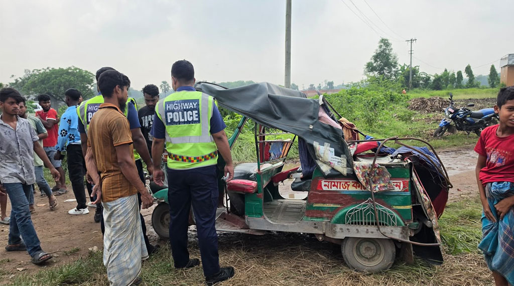 নানার বাড়িতে আসার পথে প্রাণ গেল যুবকের