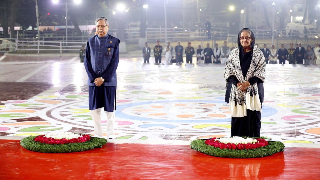 ভাষা শহীদদের প্রতি রাষ্ট্রপতি ও প্রধানমন্ত্রীর শ্রদ্ধা