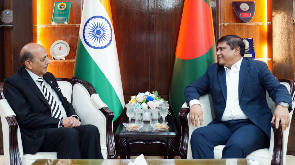 প্রতিরক্ষা উপদেষ্টার সঙ্গে ভারতীয় হাইকমিশনারের সাক্ষাৎ