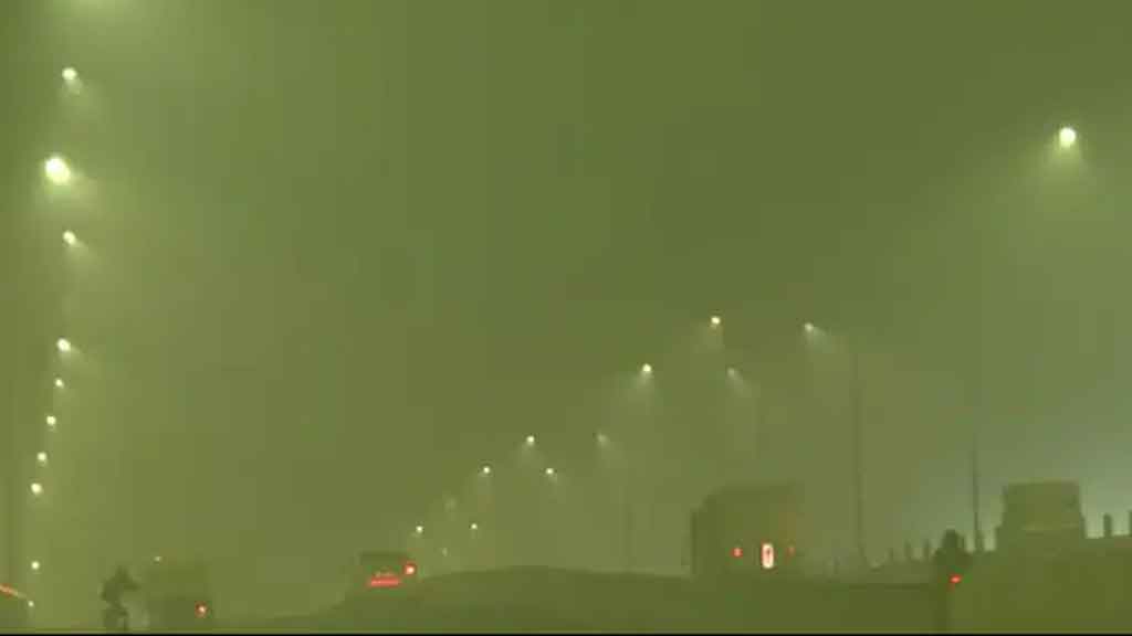 বায়ুদূষণ সূচকে সর্বোচ্চ সীমায় দিল্লি, জনজীবন বিপর্যস্ত