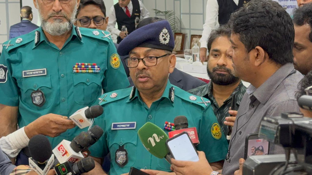 সোশ্যাল মিডিয়ায় ঝটিকা মিছিলের ভিডিও, বাস্তবে তেমন কিছু না: ডিএমপি কমিশনার