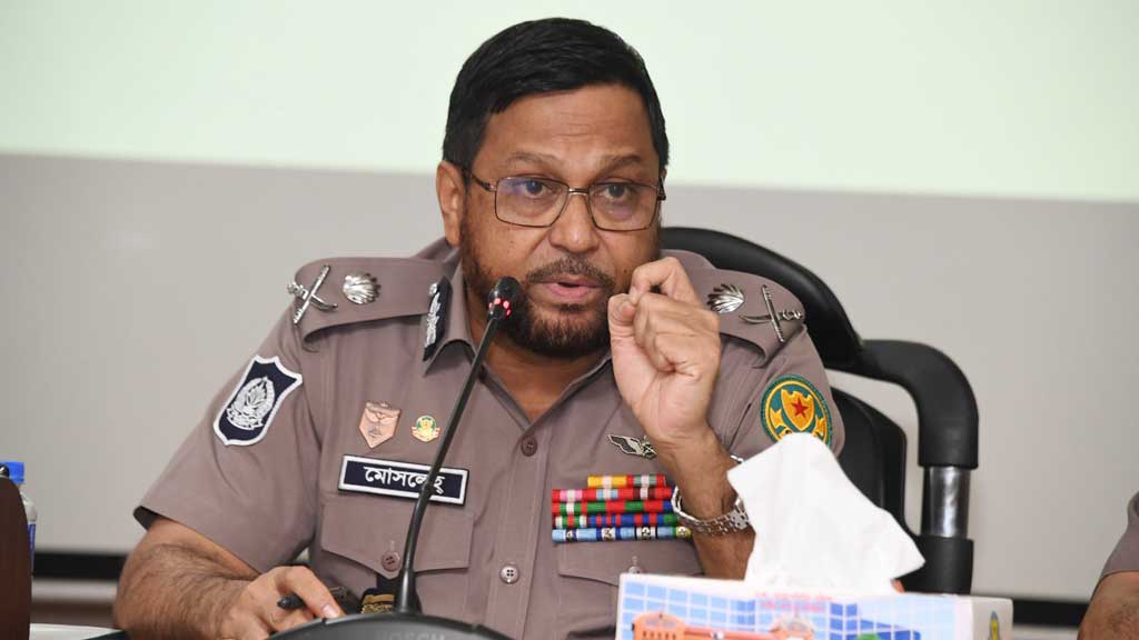 ডিএমপির থানাগুলোকে দালালমুক্ত রাখার নির্দেশ কমিশনারের