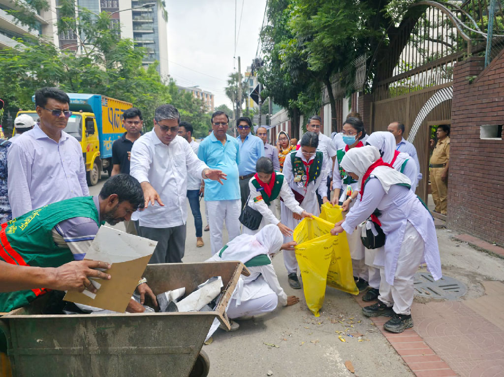 লার্ভা পাওয়ায় রাপা প্লাজাকে জরিমানা, ডিএসসিসির কর্মী বরখাস্ত