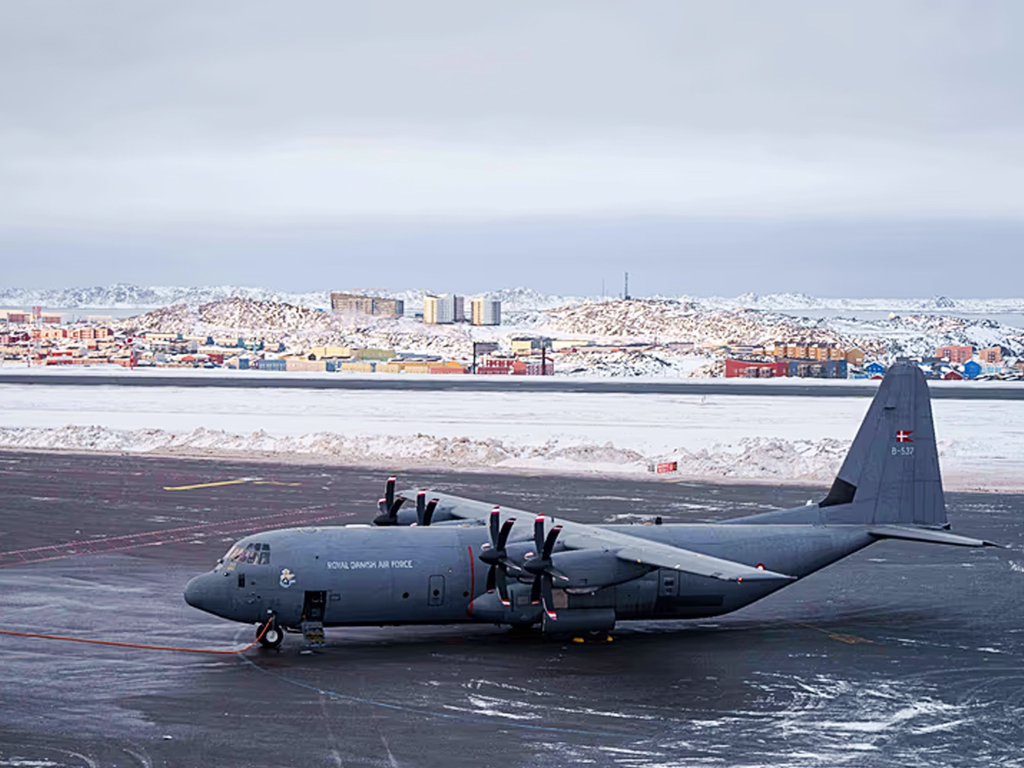 যুক্তরাষ্ট্রের গ্রিনল্যান্ড দখল ঠেকাতে রানওয়ে উড়িয়ে দেওয়ার প্রস্তুতি নিয়েছিল ডেনমার্ক