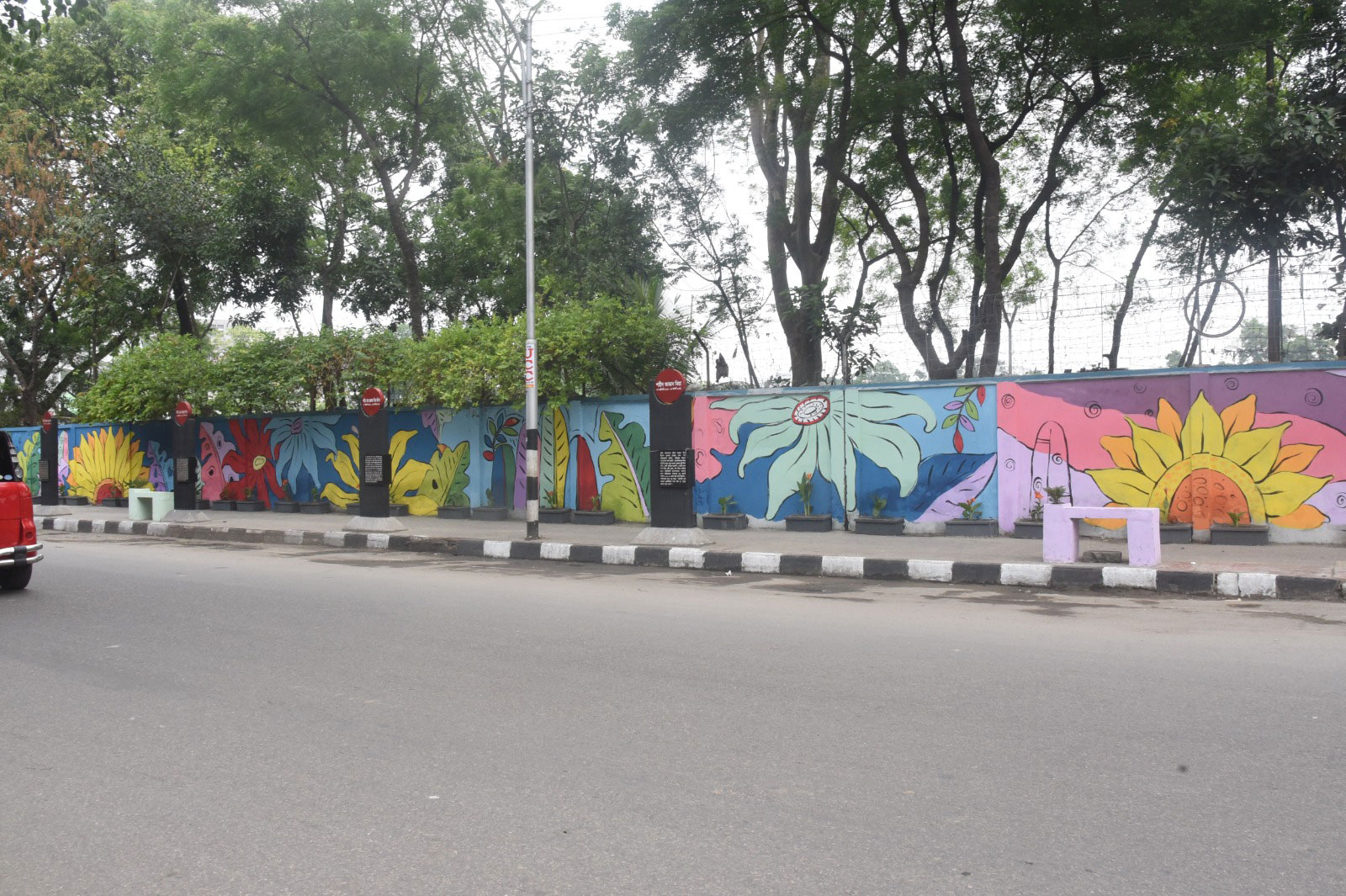 হকারদের লাইসেন্স দেবে ডিএসসিসি, বসতে হবে নির্দিষ্ট স্থান ও সময়ে