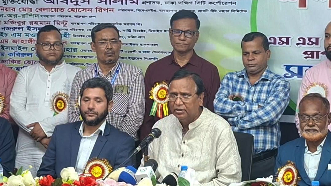 সরকারের হাতে ‘আলাদিনের চেরাগ’ নেই, সংকট কাটাতে সময় লাগবে: ডিএসসিসি প্রশাসক