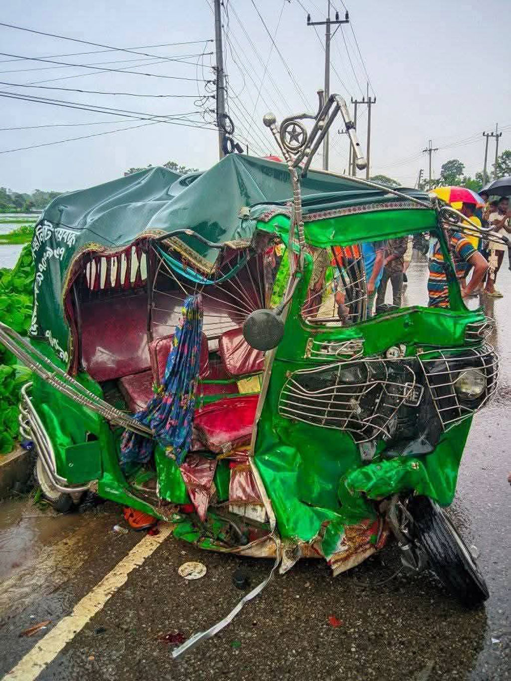 ময়মনসিংহে অ্যাম্বুলেন্স-অটোরিকশা সংঘর্ষে নিহত ২