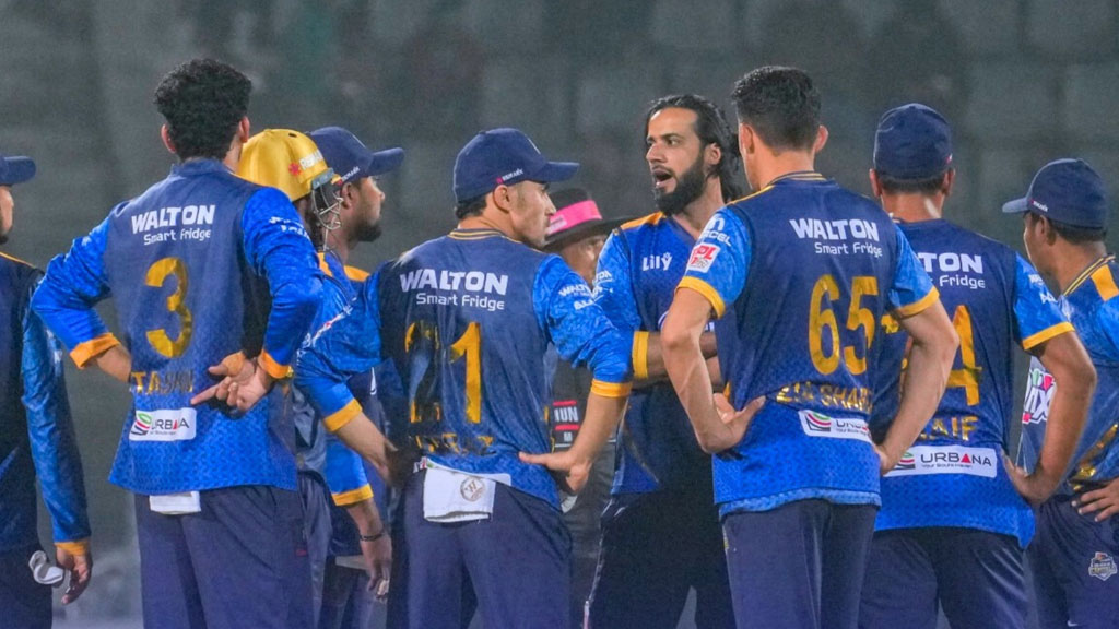 হঠাৎ কেন বিপিএল ছাড়ার হুমকি দিল ঢাকা ক্যাপিটালস