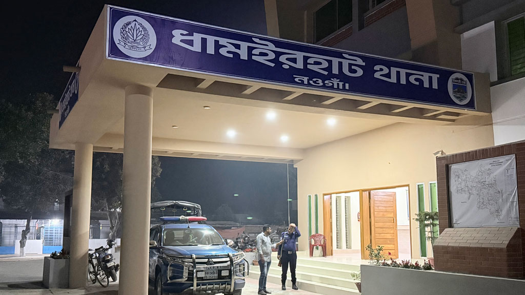 বাবা-ছেলে বাড়ি ফেরার পথে সড়ক দুর্ঘটনা, ছেলে নিহত, বাবা আহত