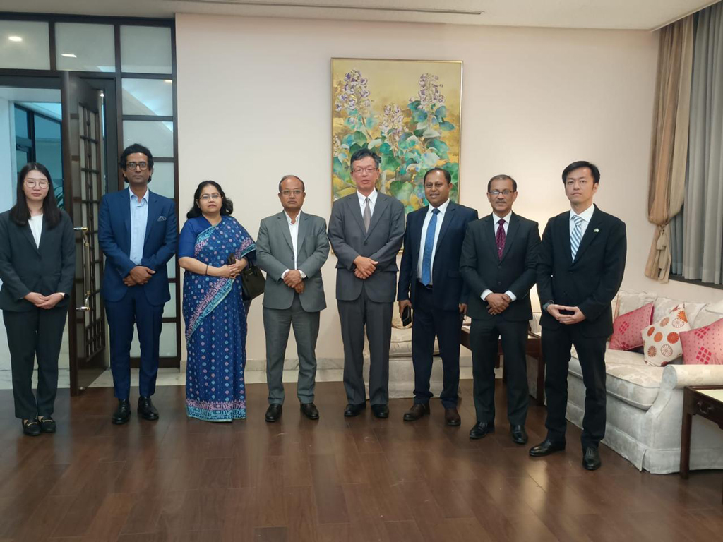 জাপানের রাষ্ট্রদূতের নৈশভোজে ঢাবি উপাচার্য, যৌথ শিক্ষা ও গবেষণা কার্যক্রমের বার্তা