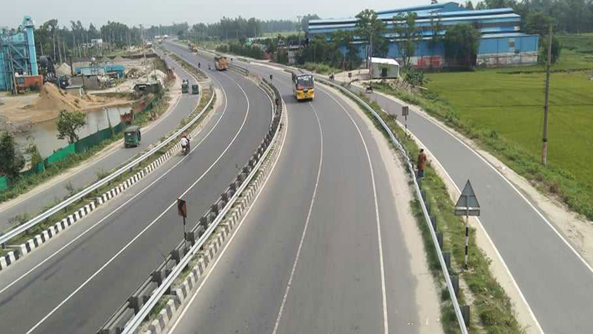 বাসে ডাকাতি, ধর্ষণ: ঢাকা-টাঙ্গাইল যেন আতঙ্কের মহাসড়ক