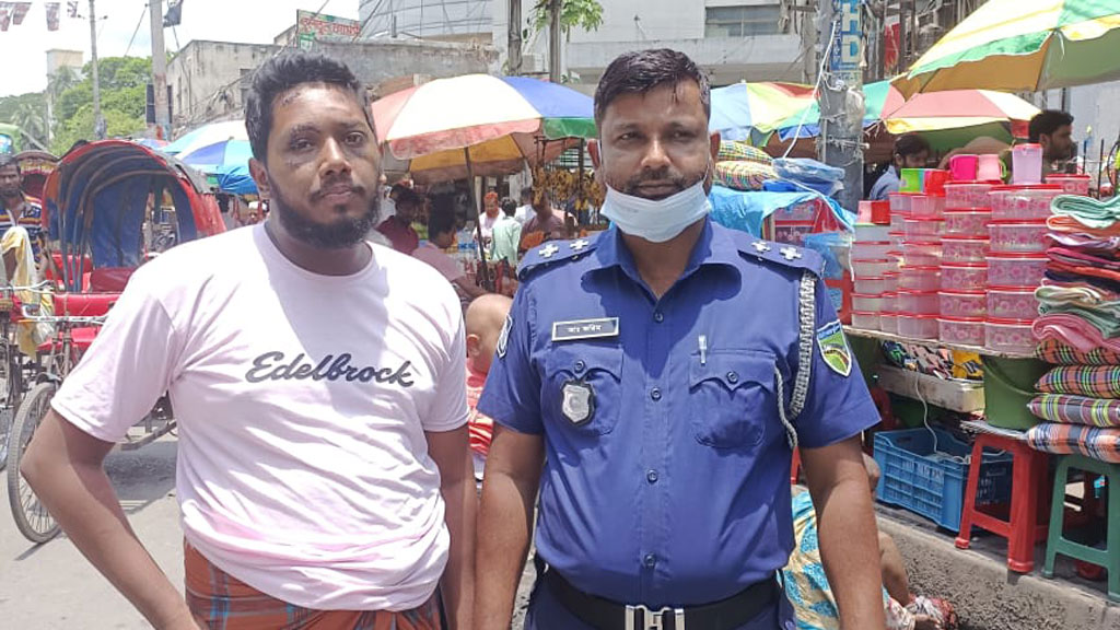 বাসের ধাক্কায় অ্যাম্বুলেন্সের ৫ যাত্রীর মৃত্যু: ১১ দিন পর বাসচালক গ্রেপ্তার
