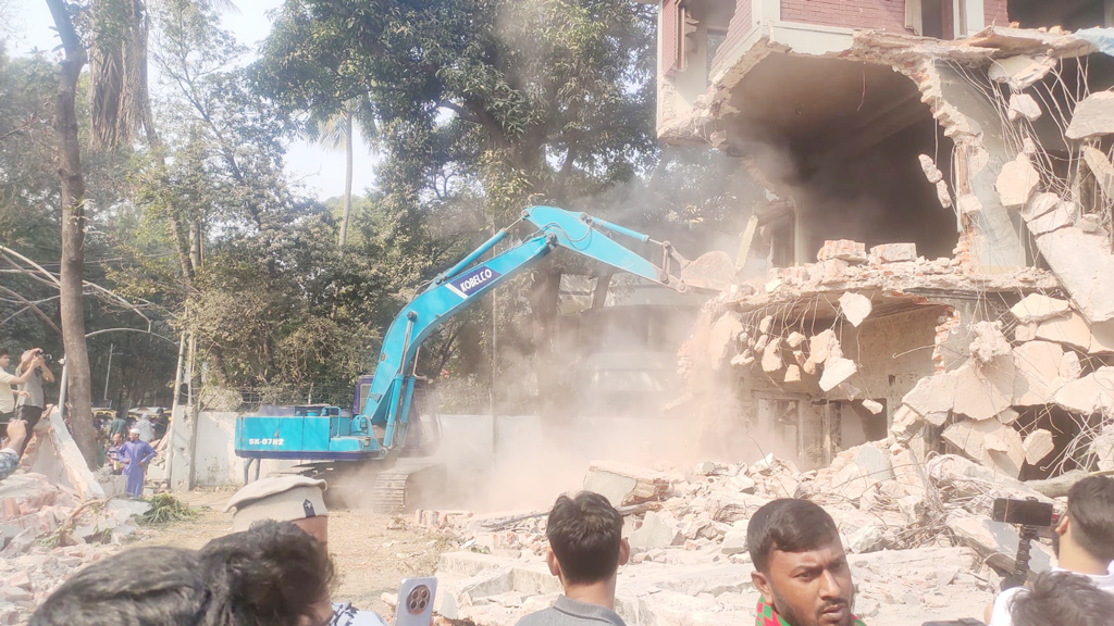 ধানমন্ডি ৩২ নম্বরে শ্রদ্ধা জানাতে গিয়ে আটক ২ দুই নারী কারাগারে