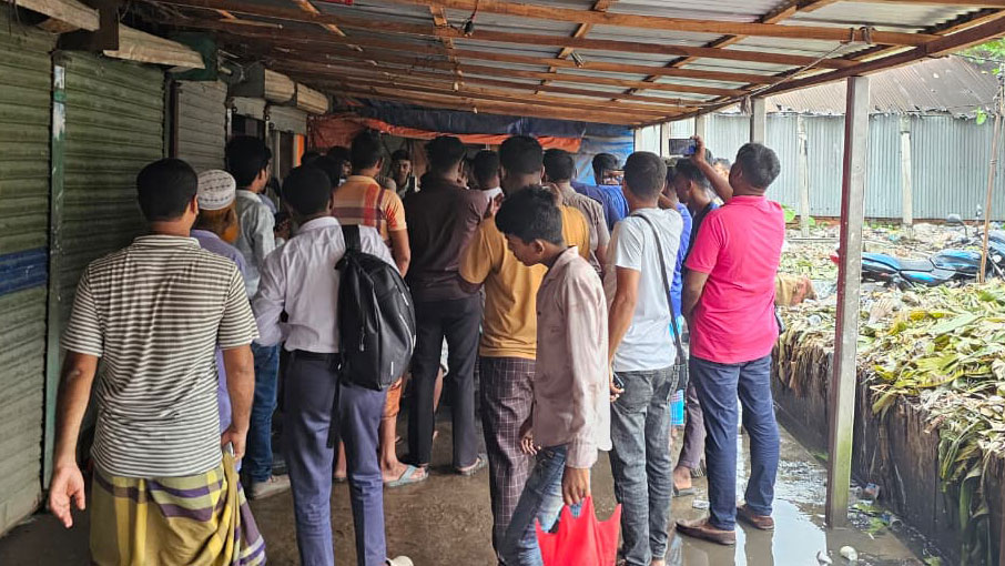 শ্রীপুরে সন্তানদের সামনে নারীকে ধর্ষণ, ২ ব্যক্তি আটক