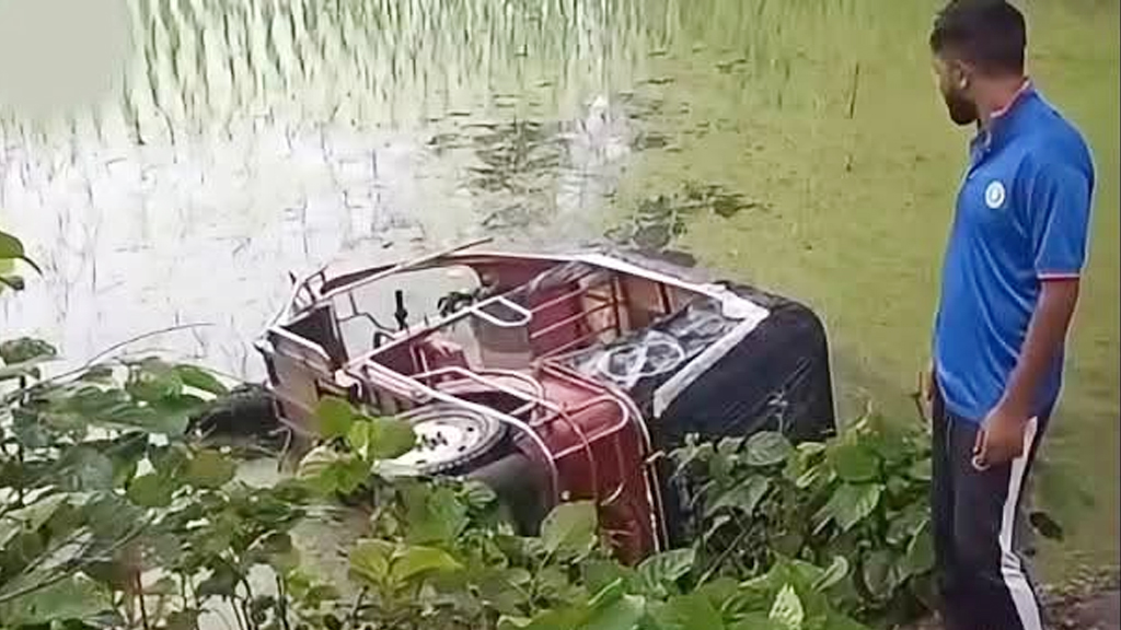 ধুনটে অটোরিকশা ও ভ্যানের সংঘর্ষে প্রাণ গেল আইসক্রিম বিক্রেতার