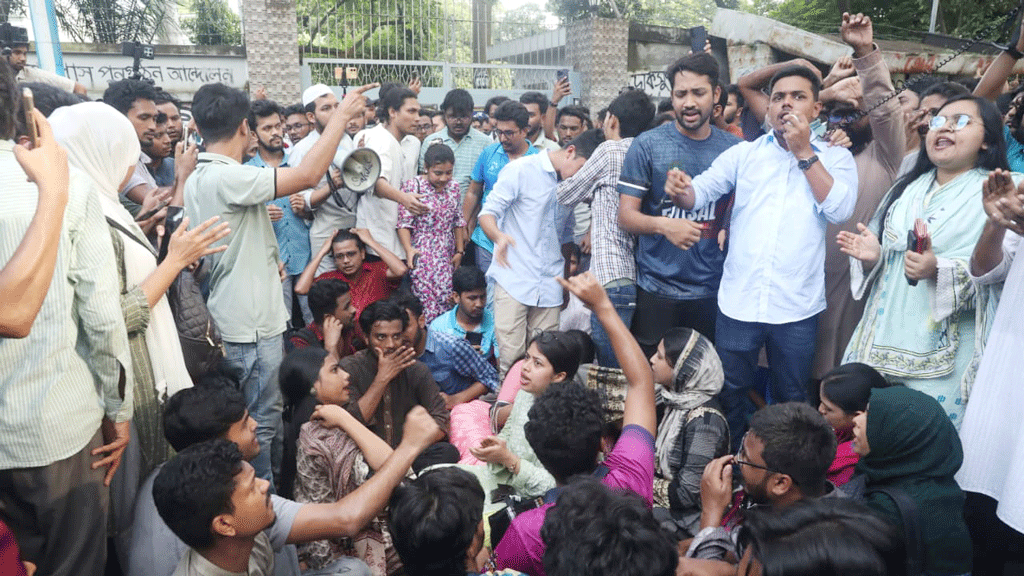 ডাকসু নির্বাচন স্থগিতের আদেশের বিরুদ্ধে চেম্বার আদালতে যাবে ঢাকা বিশ্ববিদ্যালয়: আইনজীবী