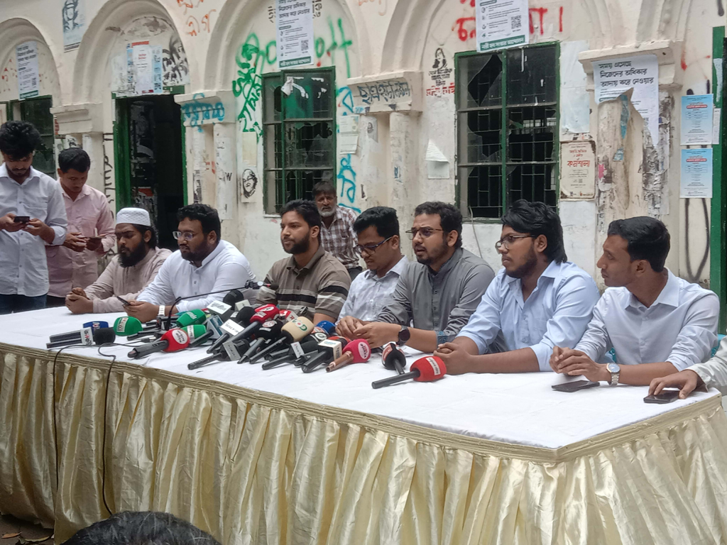 ফুটেজ আসার আগপর্যন্ত এফএইচ হলের প্রভোস্ট অফিস আর খুলতে দেওয়া হবে না: ডাকসু জিএস