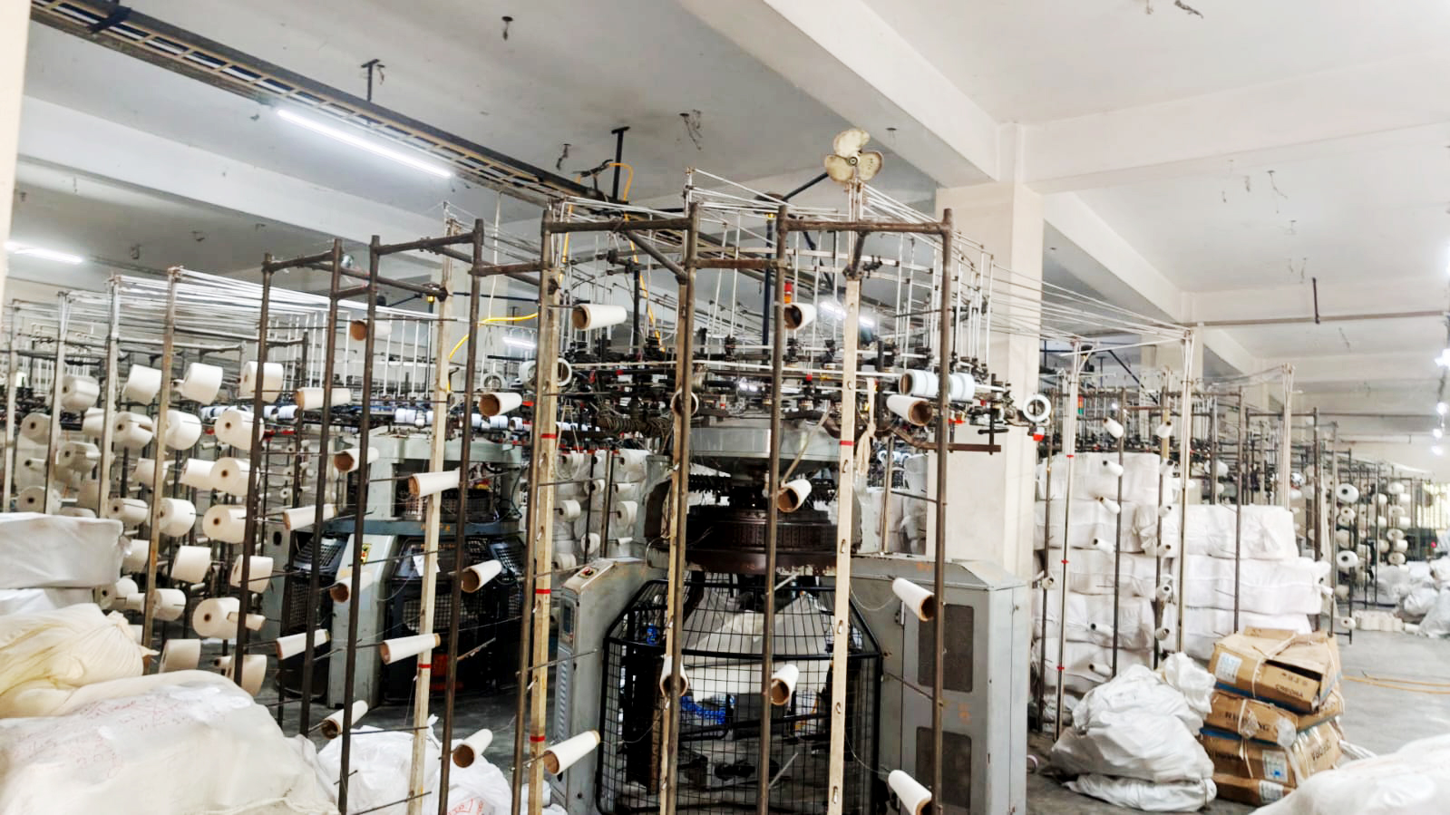 গাজীপুরে নিটিং ফ্যাক্টরিতে ডাকাতির অভিযোগ, ৩০ লাখ টাকার সুতা লুটের দাবি