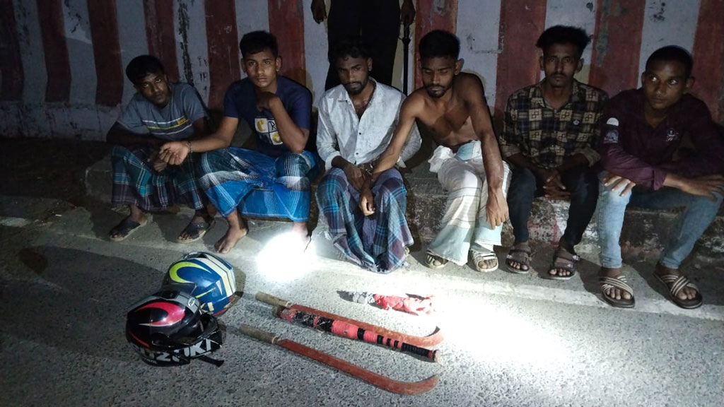 আনোয়ারায় ডাকাতির প্রস্তুতিকালে দেশীয় অস্ত্রসহ গ্রেপ্তার ৭