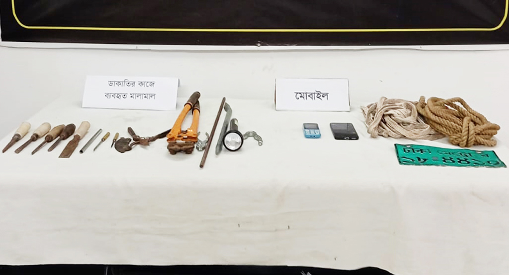 রাজশাহীতে আন্তজেলা ডাকাত চক্রের ‘মূল হোতা’ গ্রেপ্তার