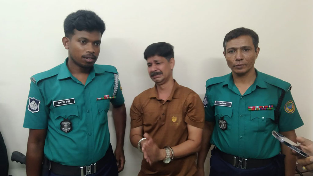 বিআরটিএ অফিসে দুদকের অভিযান, দালালের কারাদণ্ড