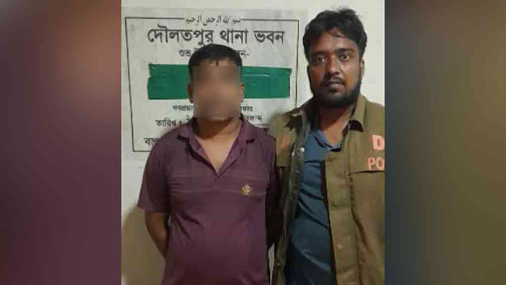 দৌলতপুর সীমান্তে ইয়াবাসহ যুবক আটক
