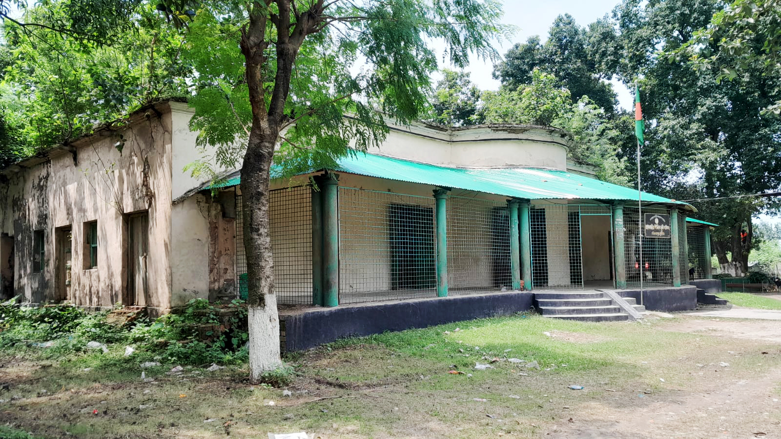 দুই শতকের নীলকুঠি: নির্যাতনের স্মৃতি পেরিয়ে আজ জনসেবার ঠিকানা