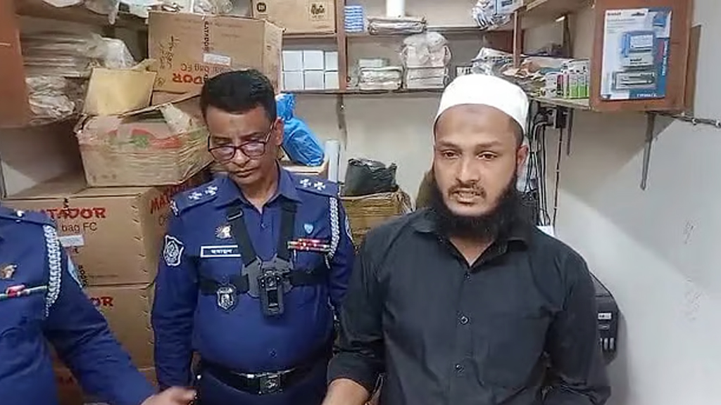 লক্ষ্মীপুরে ‘ভোটের সিল’ জব্দ, জামায়াত নেতাসহ ২ জনের বিরুদ্ধে মামলা